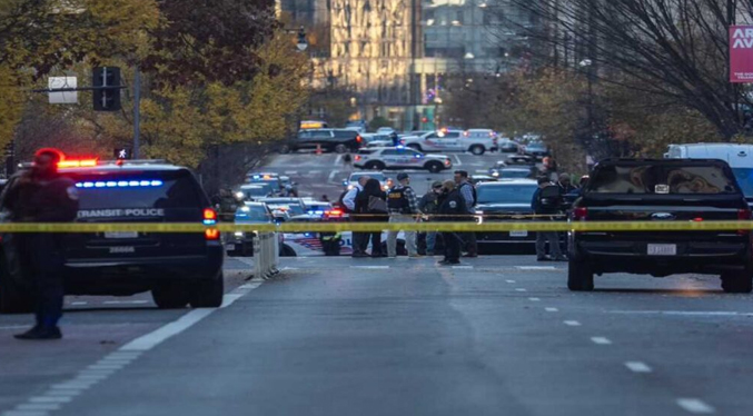 Arrestan a conductor que estrelló camioneta contra barricada de la Casa Blanca