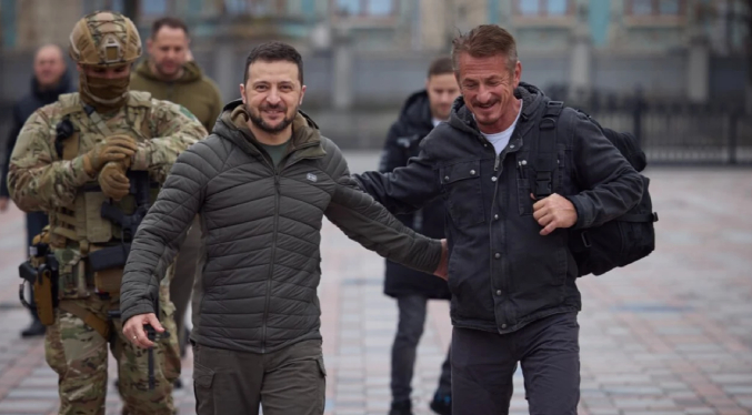 Sean Penn, ganador de un tercer Óscar, se encuentra en Kiev