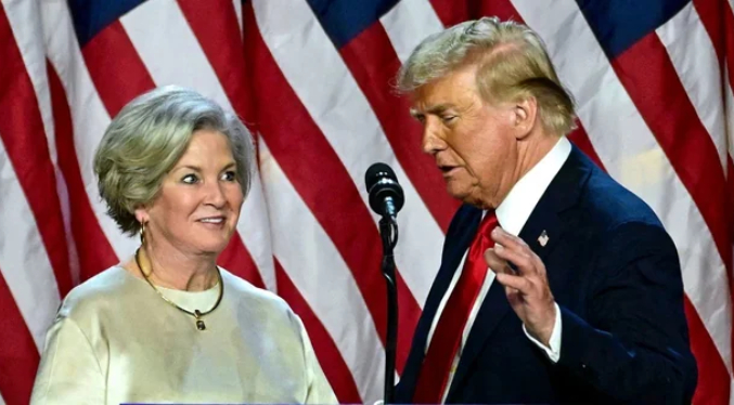 Trump anuncia que su jefa de gabinete, Susie Wiles, tiene cáncer de mama