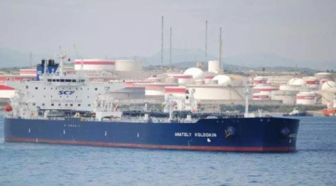 Un petrolero ruso se acerca a Cuba a pesar del bloqueo de EEUU