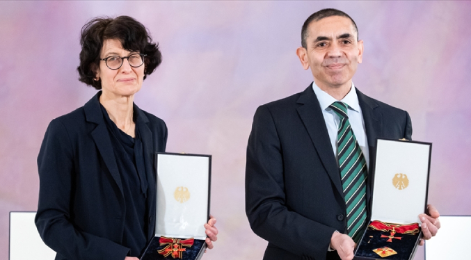 Los cofundadores de BioNTech crearán una empresa sobre ARN mensajero