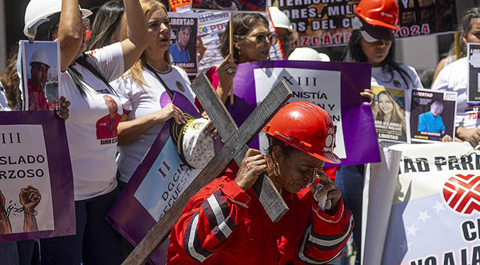 Familias oran en viacrucis para pedir libertad de trabajadores de PDVSA presos
