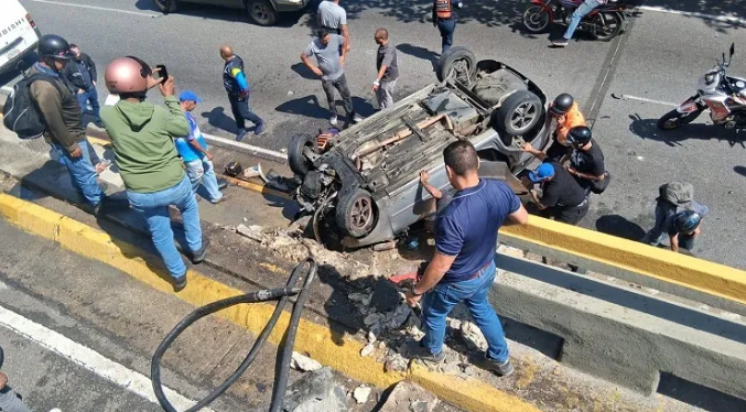 Dos personas mueren tras sufrir accidente en la Cota Mil