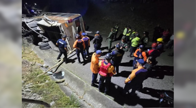 Tres feligreses larenses fallecen en volcamiento de autobús en Yaracuy