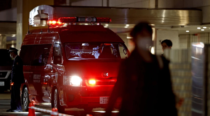 Hombre con cuchillo mata a una mujer en tienda Pokémon de Tokio y se suicida