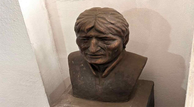 Senado dispone el retiro de un busto de Evo Morales del Palacio Legislativo de Bolivia