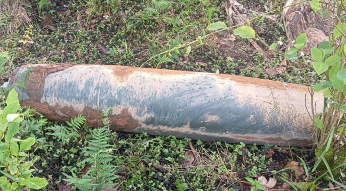 Militares colombianos detonan de forma controlada la bomba hallada en frontera con Ecuador