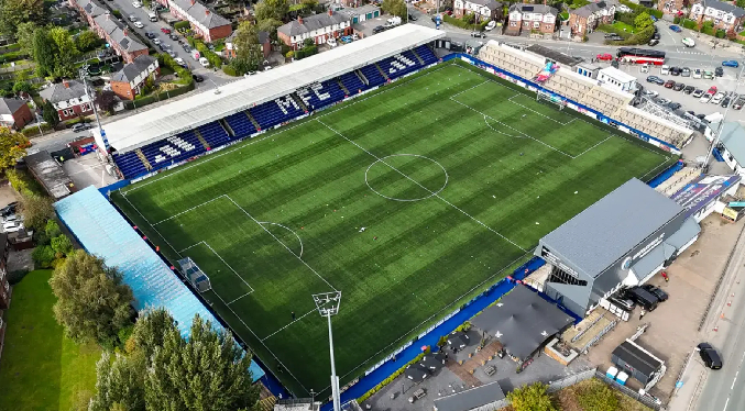 Investigan presunto intento de incendio provocado en el estadio de Macclesfield, Inglaterra