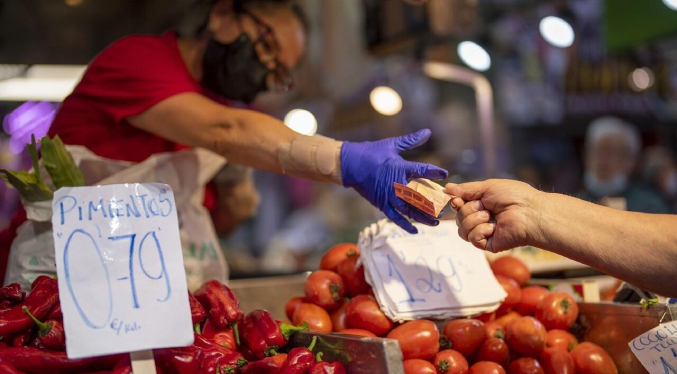 Aumenta inflación en Europa debido al alza de combustibles por la guerra