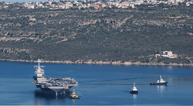El portaaviones USS Gerald Ford llega a Grecia para ser reparado tras un incendio