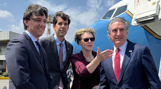 Llega a Venezuela el secretario de Interior de EEUU