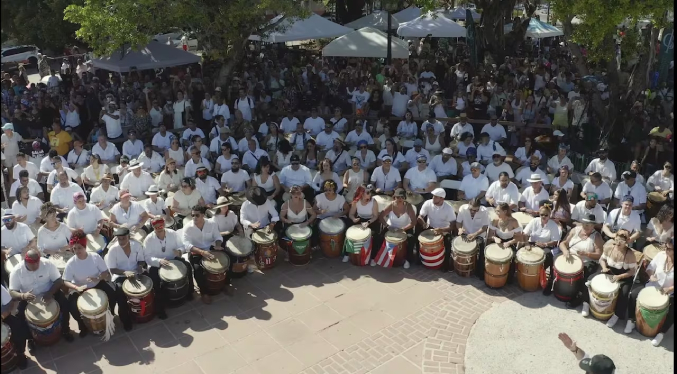Más de 400 tambores retumban en Puerto Rico para venerar la bomba y a ‘Tite’ Curet Alonso