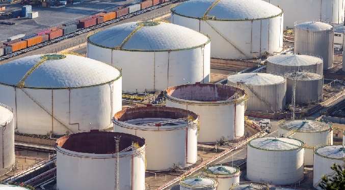 Agencia Internacional acuerda liberar mayor volumen de reservas de petróleo en su historia