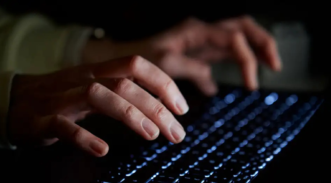 Suecia acusa a un hombre de drogar y prostituir a su esposa, parecido al caso Pelicot