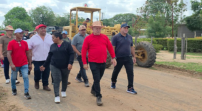 Alcaldía de Mara inicia la rehabilitación de la vialidad en el eje La Botella de la Sierrita