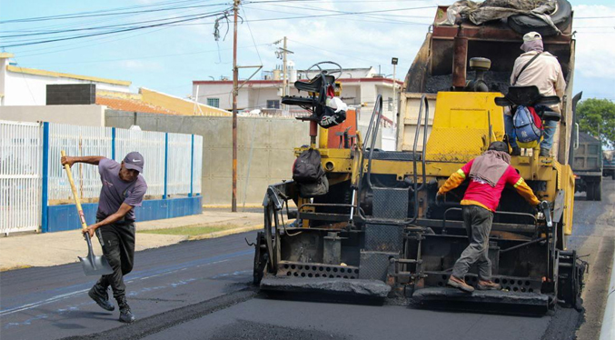 Colocan más de 10 mil toneladas de asfalto en San Jacinto