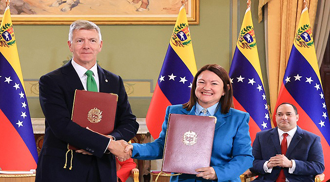 Venezuela firma memorándum de entendimiento con British Petroleum para impulsar el desarrollo gasífero