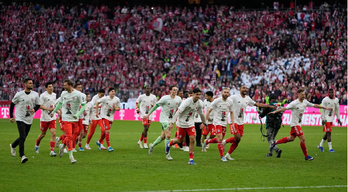 Bayern Múnich asegura otro título de la Bundesliga con triunfo 4-2 ante Stuttgart
