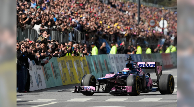 Colapinto rueda en Buenos Aires y los argentinos se ilusionan con una posible vuelta de la Fórmula 1