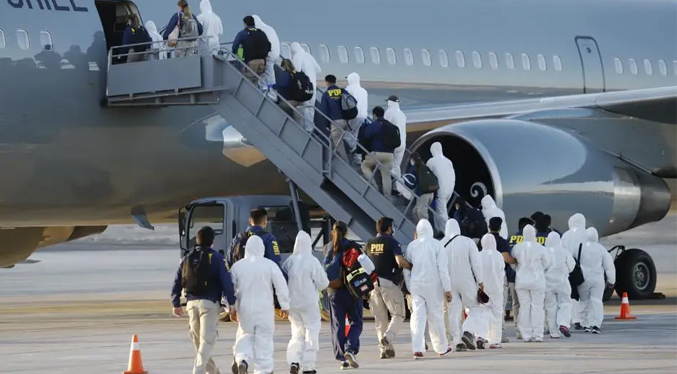 Tribunal frena investigación contra el Gobierno de EEUU por vuelos de deportación de venezolanos