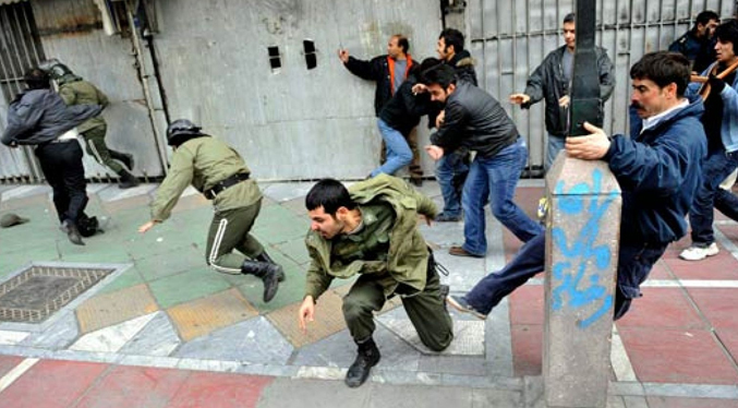Irán arresta a 239 opositores acusados de colaborar con “enemigos” en la guerra