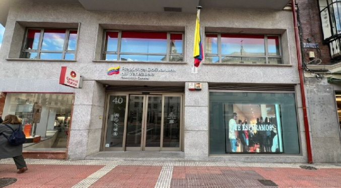 La Embajada de Venezuela en España denuncia discurso de odio y violencia de género