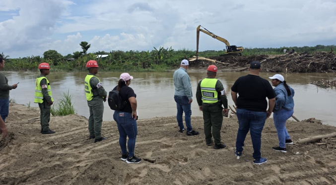 Gobierno mantiene despliegue en Sur del Lago para atención de afectados por lluvias