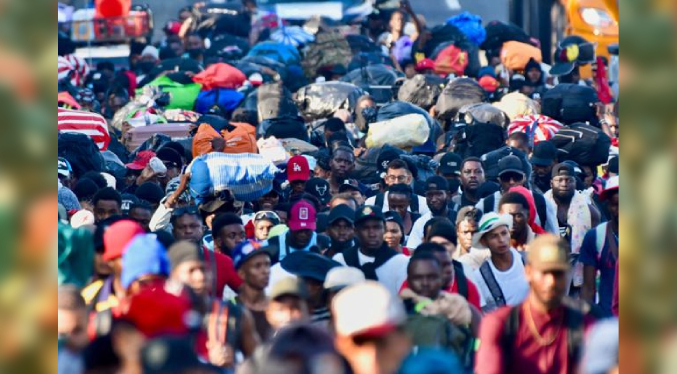 Cientos marchan en Johannesburgo contra la migración ilegal; tiendas cierran por saqueos