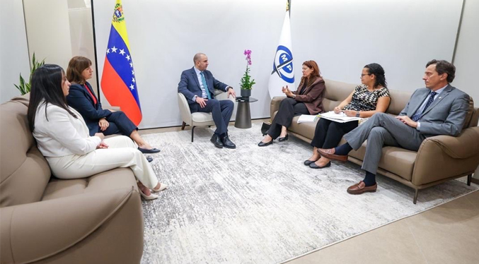 Fiscal venezolano dice que trabajará con la Cruz Roja internacional para atender cárceles