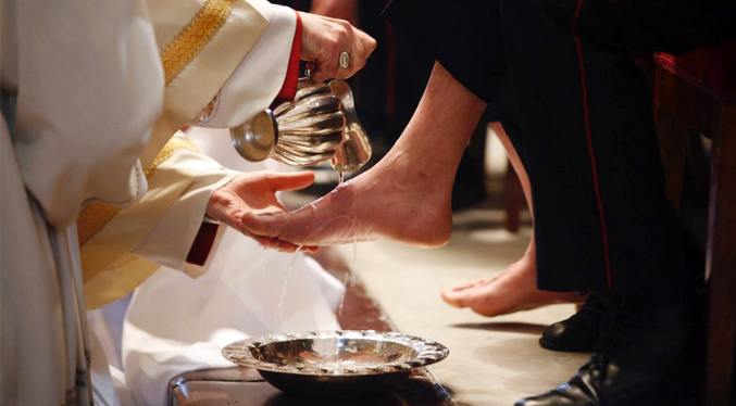 El Papa lavará los pies a 12 sacerdotes durante su primera Semana Santa