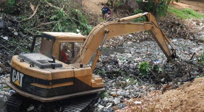 Alcaldía de Maracaibo activa limpieza de cañadas ante la llegada de las lluvias
