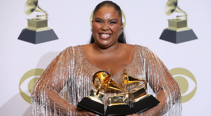 Lizzo confiesa que perdió su virginidad tras ganar el Grammy.