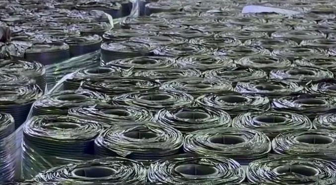 Ayuntamiento marabino recibe mantos de rollo asfáltico para impermeabilizar viviendas