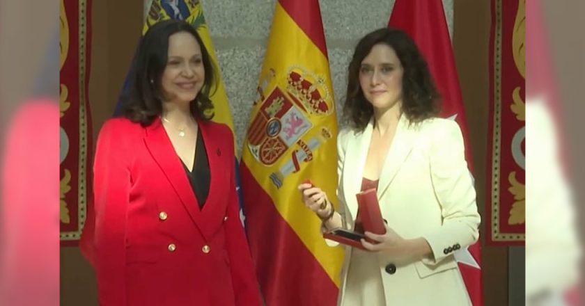 María Corina Machado recibe la Medalla de Oro de Madrid y anuncia «pronto» retorno a Venezuela
