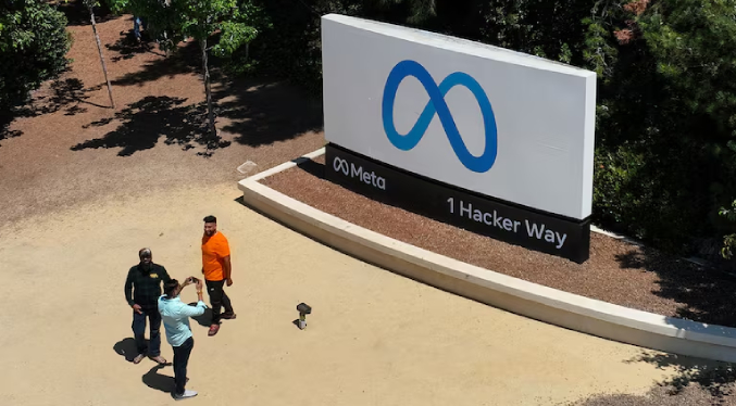 Meta cae un 10 % y Alphabet se dispara más de un 6 % tras sus resultados trimestrales