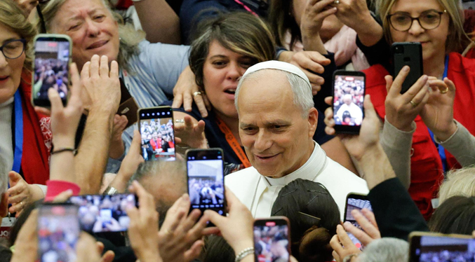 El Papa pide formar el pensamiento crítico de los jóvenes ante el «asedio» de estímulos