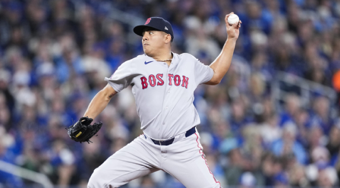 Ranger Suárez acaricia el no-hitter y guía blanqueada de Medias Rojas sobre Toronto