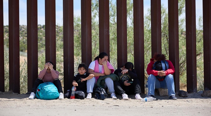 Tribunal dictamina que la prohibición de asilo de Trump en la frontera es ilegal