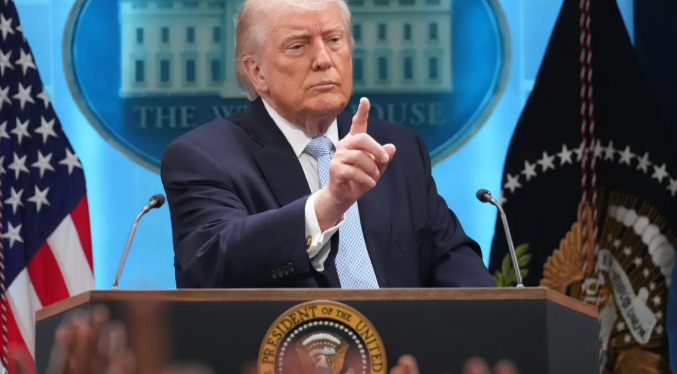 Trump advierte que vendrán ataques “más grandes y fuertes” si falla acuerdo con Irán