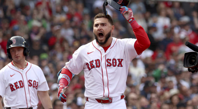 Zuliano Wilyer Abreu despunta como líder bate de la Liga Americana