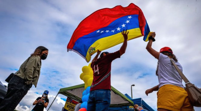 El 80 % de los venezolanos no regresaría al país, según estudio