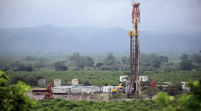 La explotación de gas natural con «fracking» inquieta a campesinos en México