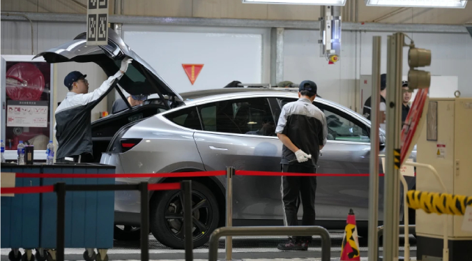 Ejecutivo de Tesla cree que su fábrica de Shanghái ayudará a producir robots en masa