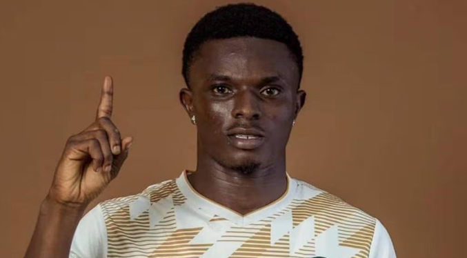 Delincuentes asesinan a un futbolista durante un viaje con su equipo en Ghana