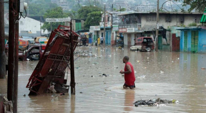 Inundaciones en República Dominicana y Haití dejan al menos 19 muertos