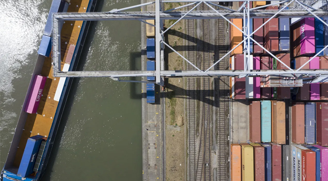 Francia afirma que un peaje en el estrecho de Ormuz violaría la libertad de navegación