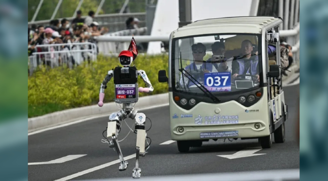 Terminator versión Usain Bolt: Los robots baten a los humanos en Pekín