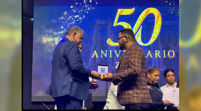 Iglesia Luz del Mundo celebra su 50 aniversario y municipalidad la condecora