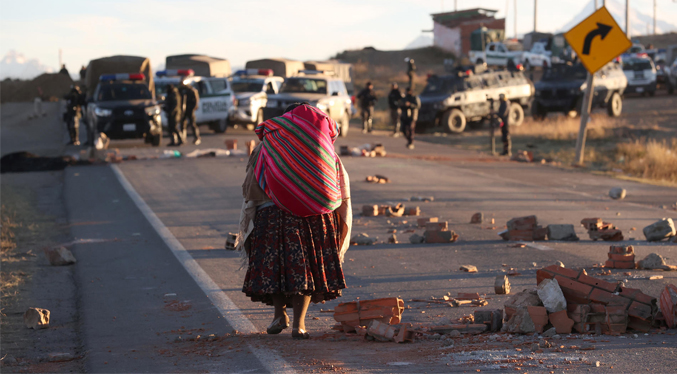 Bolivia inicia una operación policial y militar para levantar los bloqueos de carreteras
