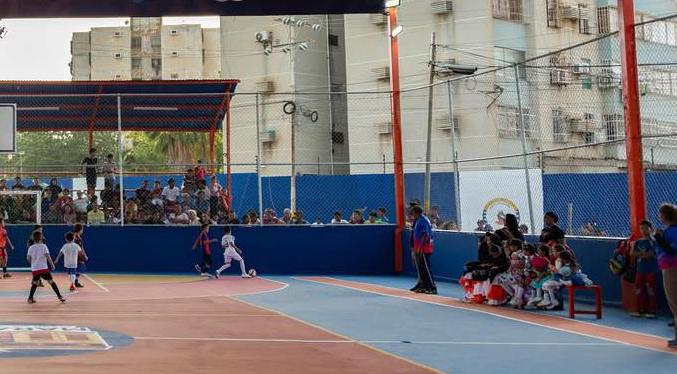 Cancha Buena Vista completamente rehabilitada por la Alcaldía de Maracaibo